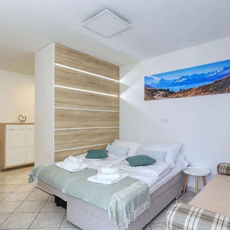 Apartment La Manche Pakostane
