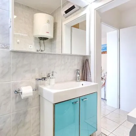 La Manche Apartment *