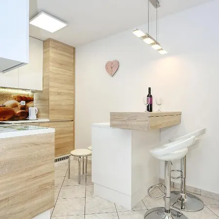 Apartment La Manche Pakostane