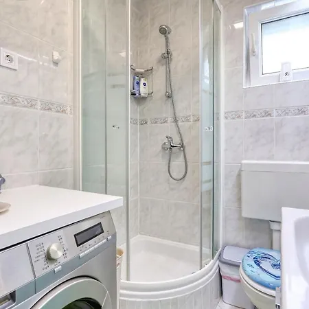 La Manche Apartment *
