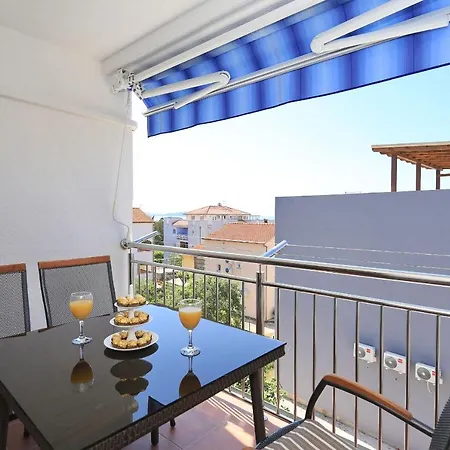 Apartment La Manche Pakostane