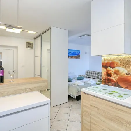 La Manche Apartment Pakostane